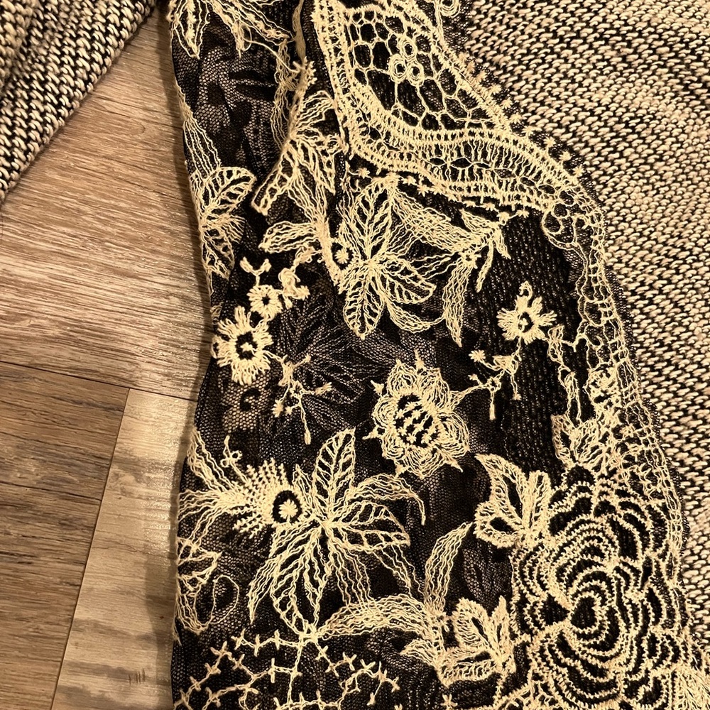 Embroidered Sweater✨ - Picture 7 of 10